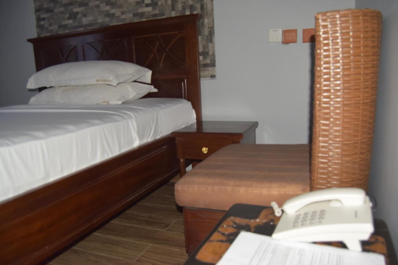 Zimbo Golden Vip Lodge Νταρ ες Σαλάμ Εξωτερικό φωτογραφία